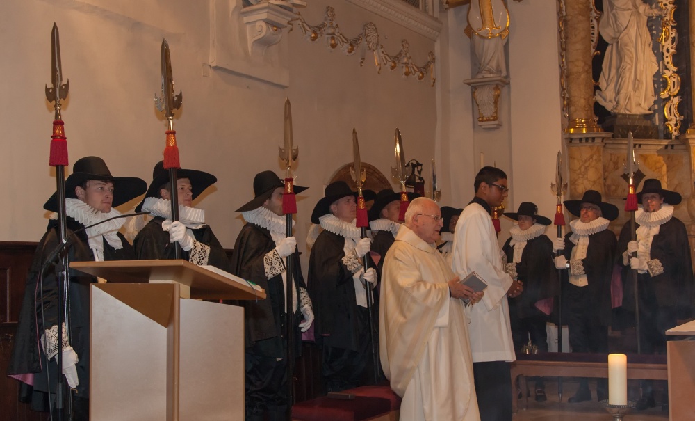 Kaplan Karl Singer als Konzelebrant bei der Partisaner-Messe am 31. Oktober 2016 in der Haller Jesuitenkirche (zum Patrozinium der „Allerheiligenkirche“). Foto Peter Seeber